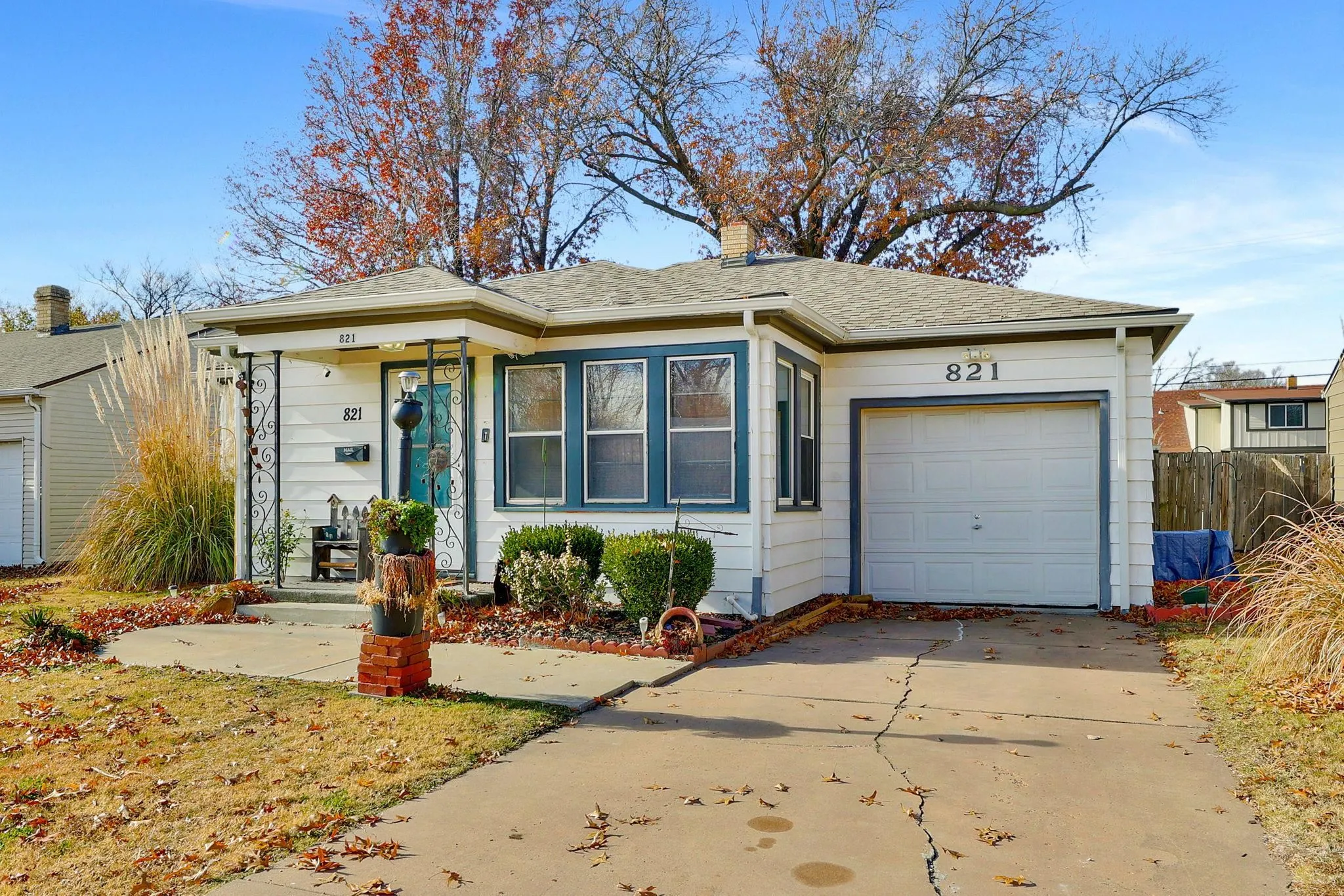 Wichita, Kansas 67218, United States, 2 Bedrooms Bedrooms, ,1 BathroomBathrooms,Residential,Pending,18849