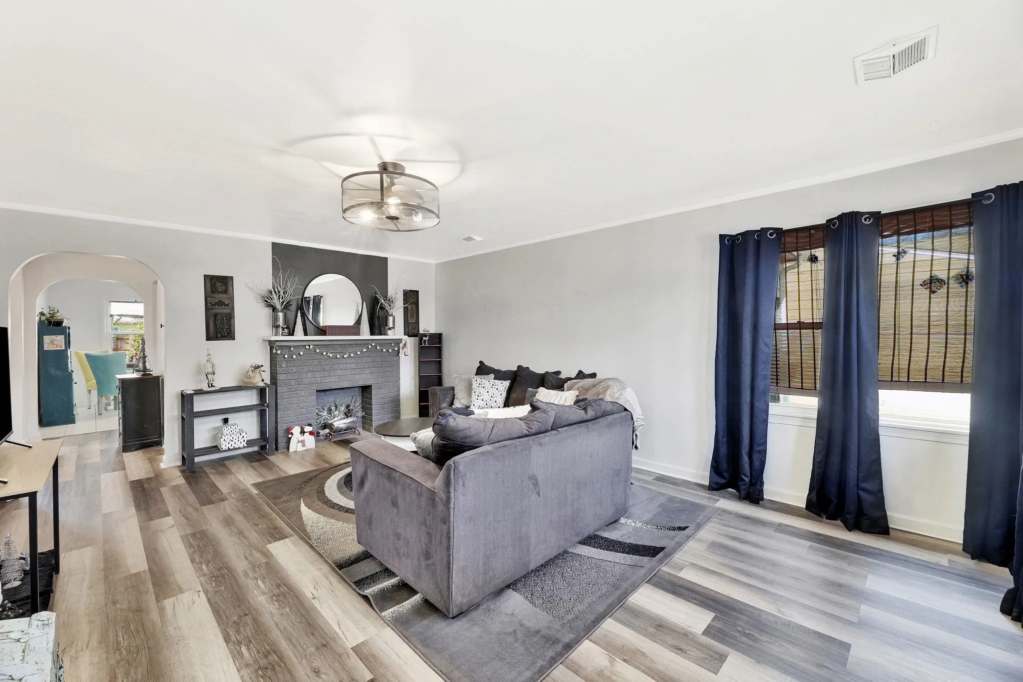 Wichita, Kansas 67218, United States, 2 Bedrooms Bedrooms, ,1 BathroomBathrooms,Residential,Pending,18849