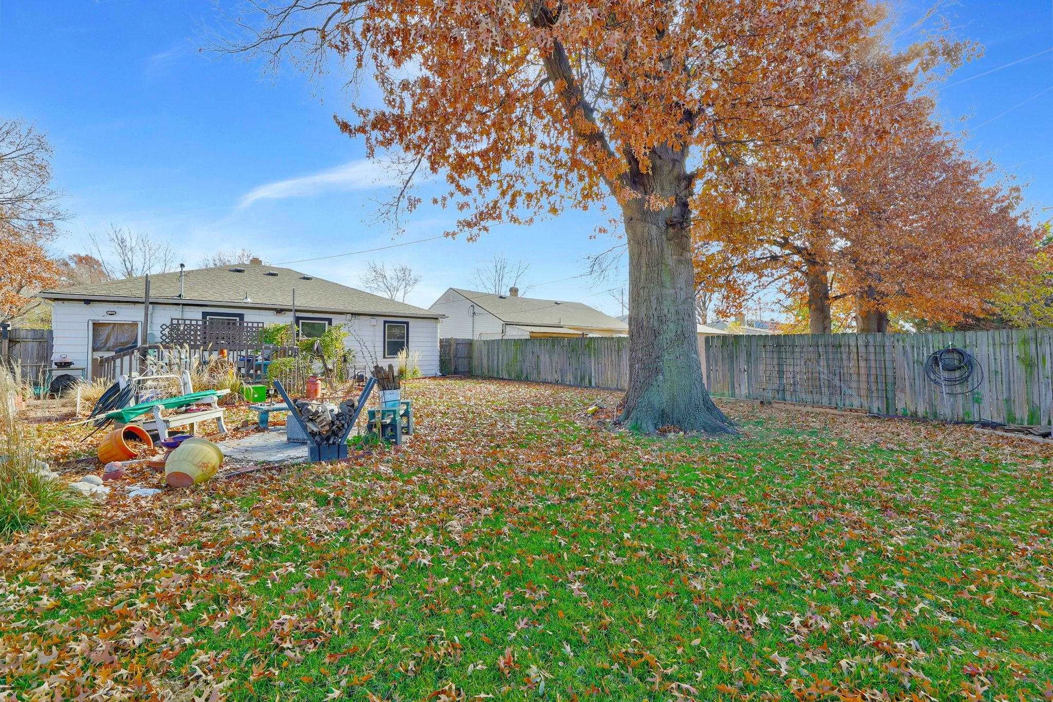 Wichita, Kansas 67218, United States, 2 Bedrooms Bedrooms, ,1 BathroomBathrooms,Residential,Pending,18849