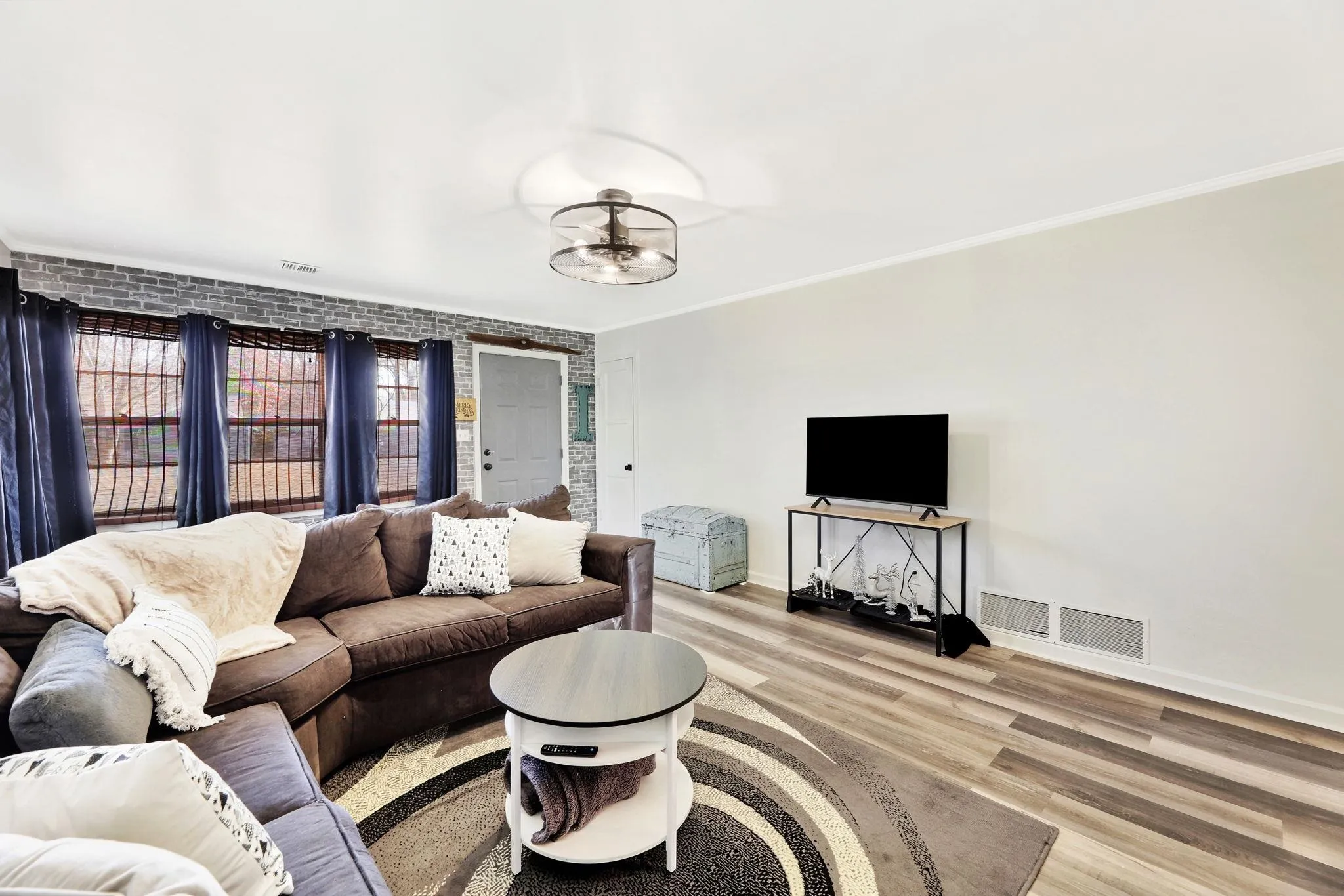 Wichita, Kansas 67218, United States, 2 Bedrooms Bedrooms, ,1 BathroomBathrooms,Residential,Pending,18849