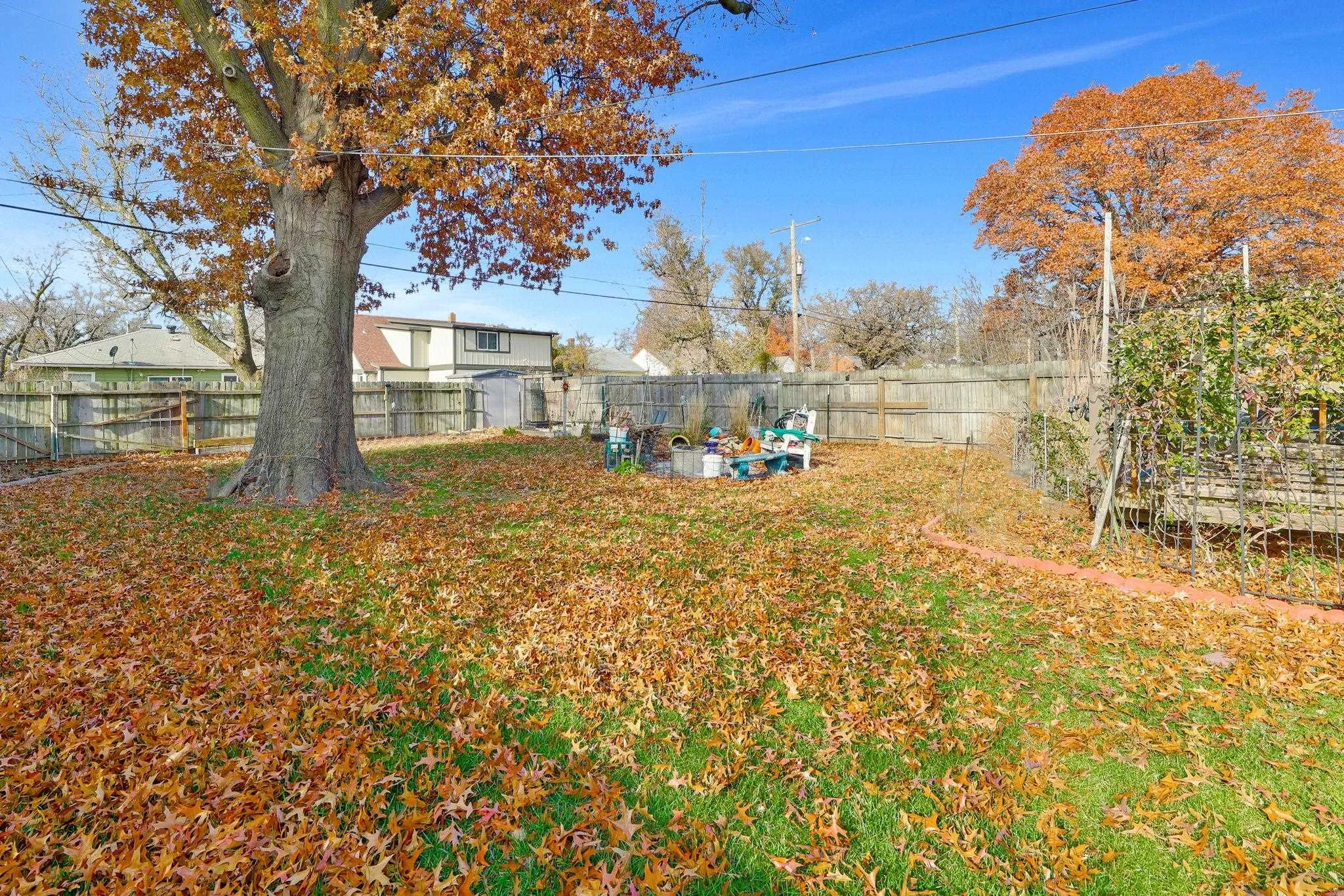 Wichita, Kansas 67218, United States, 2 Bedrooms Bedrooms, ,1 BathroomBathrooms,Residential,Pending,18849