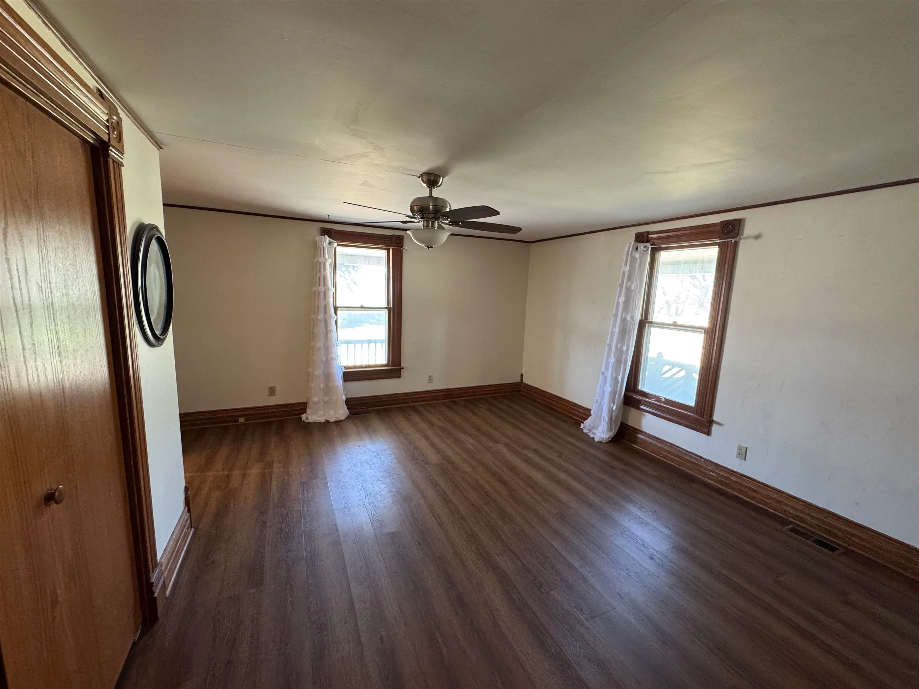 Winfield, Kansas 67156, United States, 3 Bedrooms Bedrooms, ,2 BathroomsBathrooms,Residential,Active,237979