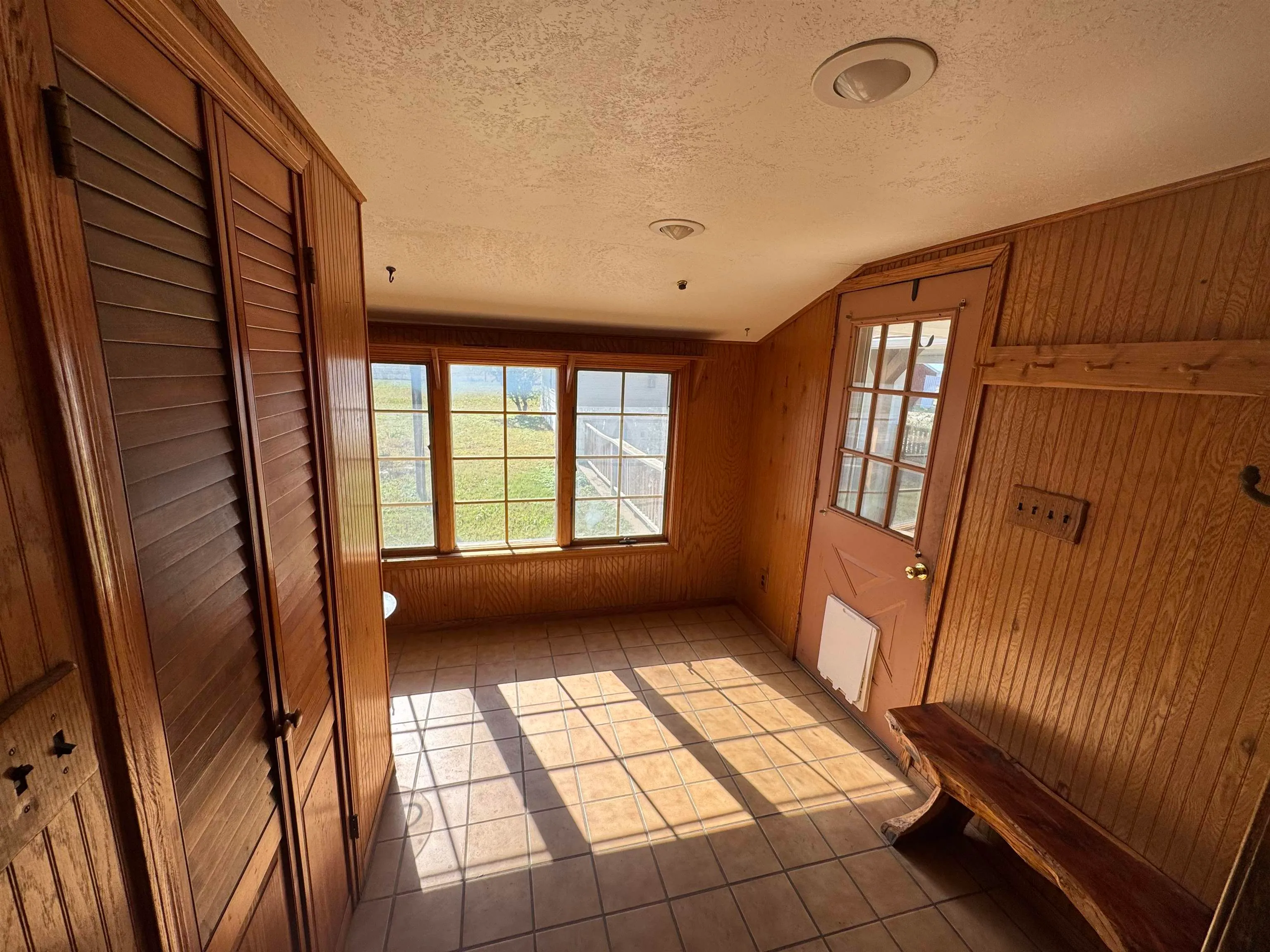 Winfield, Kansas 67156, United States, 3 Bedrooms Bedrooms, ,2 BathroomsBathrooms,Residential,Active,237979