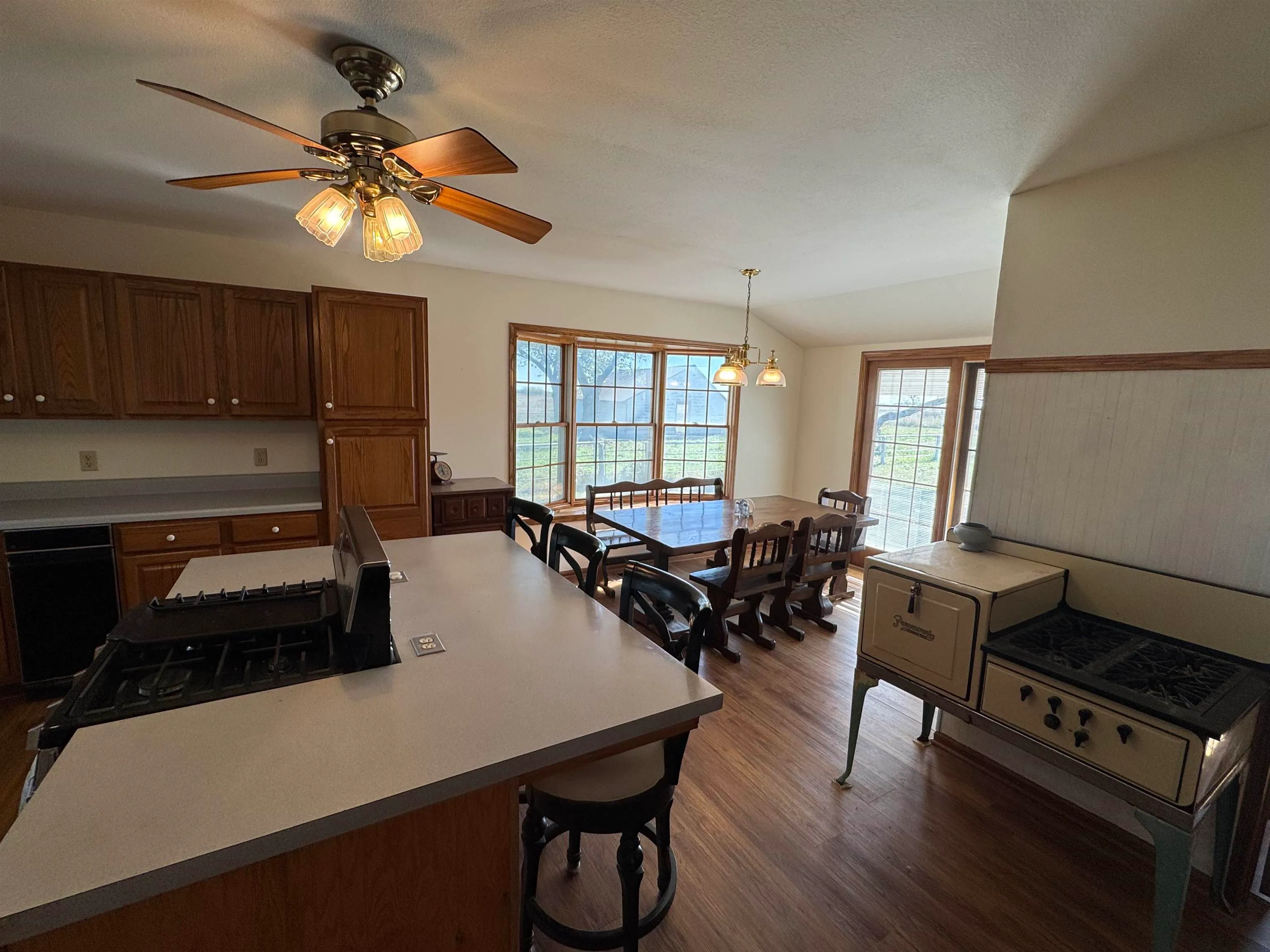 Winfield, Kansas 67156, United States, 3 Bedrooms Bedrooms, ,2 BathroomsBathrooms,Residential,Active,237979