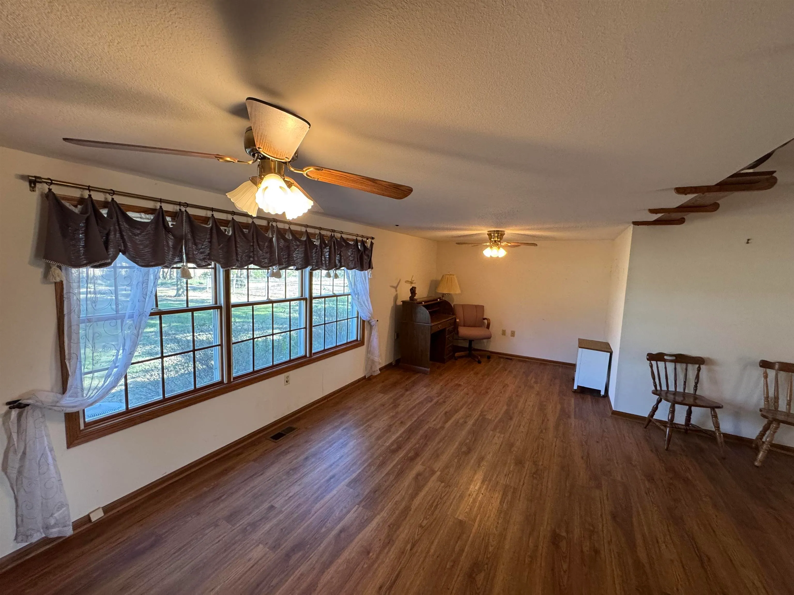 Winfield, Kansas 67156, United States, 3 Bedrooms Bedrooms, ,2 BathroomsBathrooms,Residential,Active,237979