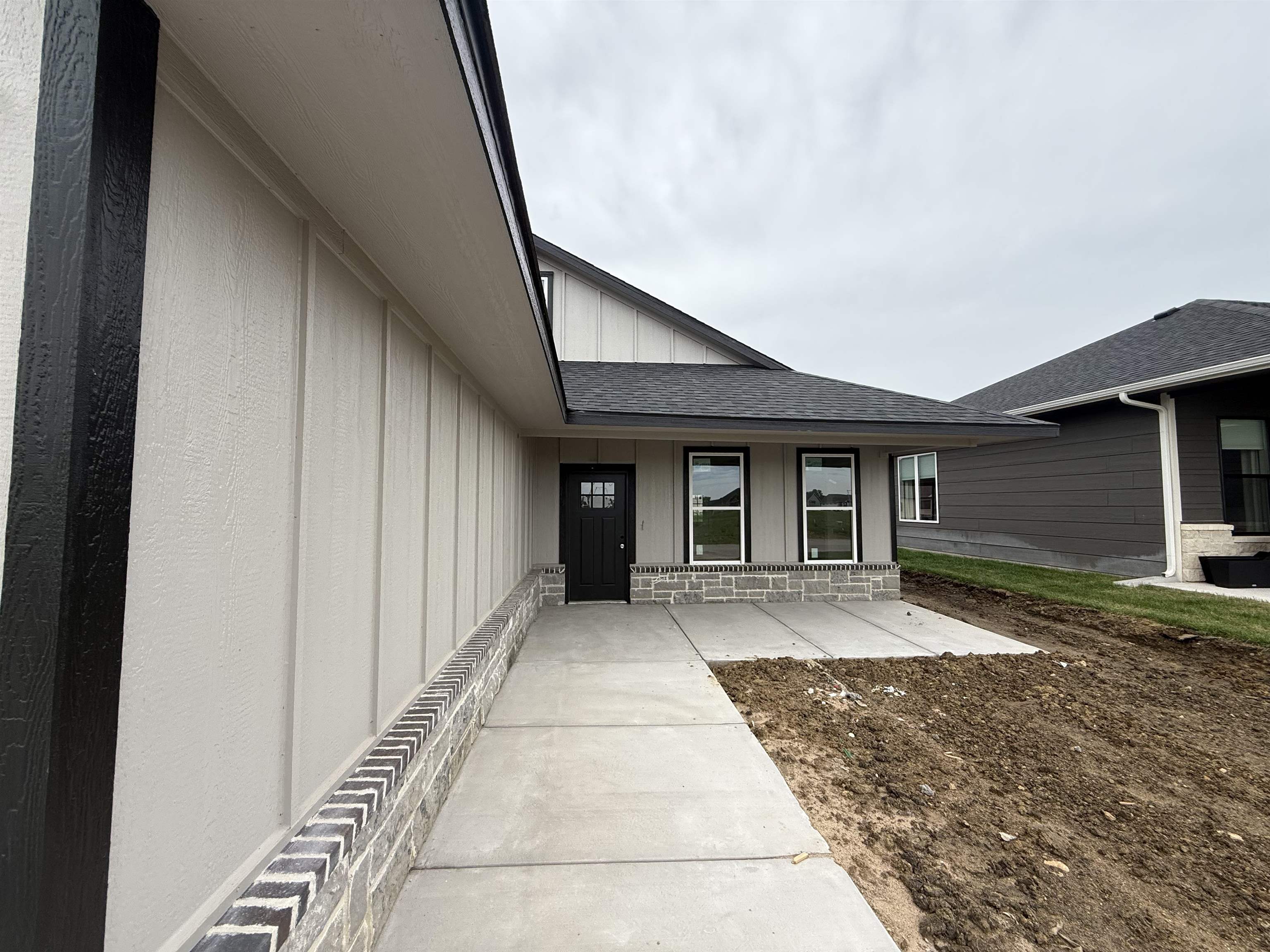 13003 E Equestrian St, Wichita, Virginia image 2