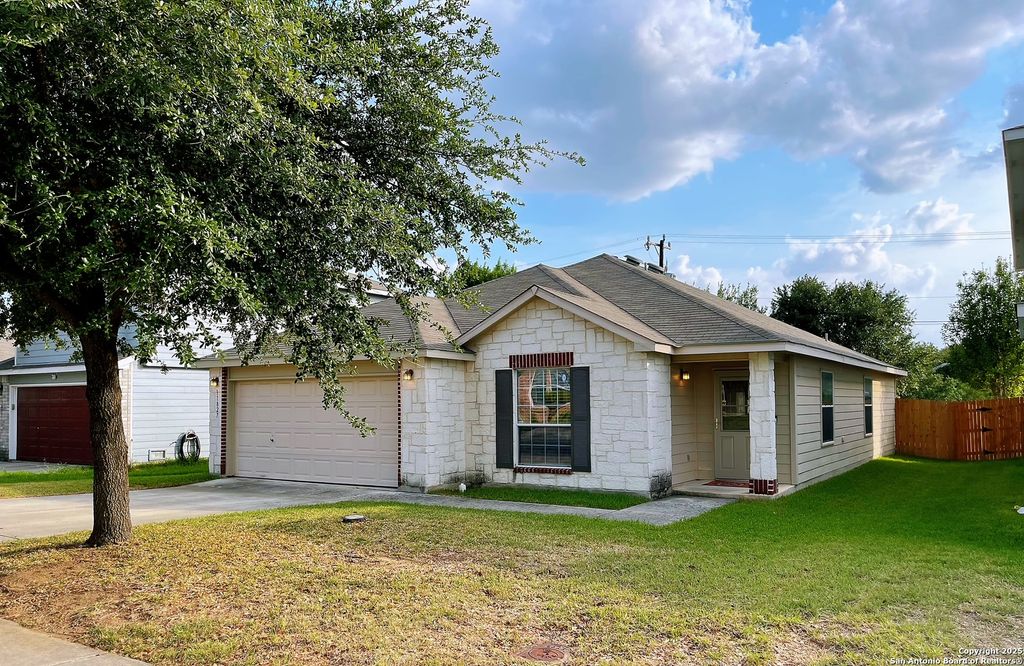 Photo of 11827 Ranchwell Cove, San Antonio, TX 78249 (MLS # 1924280)