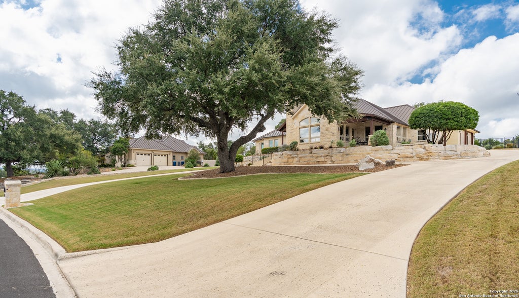 Photo of 3911 Kite Dr. E, Kerrville, TX 78028 (MLS # 1911434)