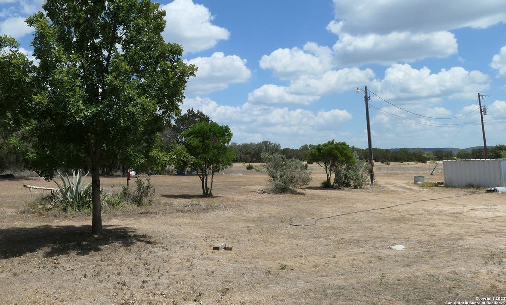 Photo of 561 Hideaway Ln, Pipe Creek, TX 78063 (MLS # 1625526)