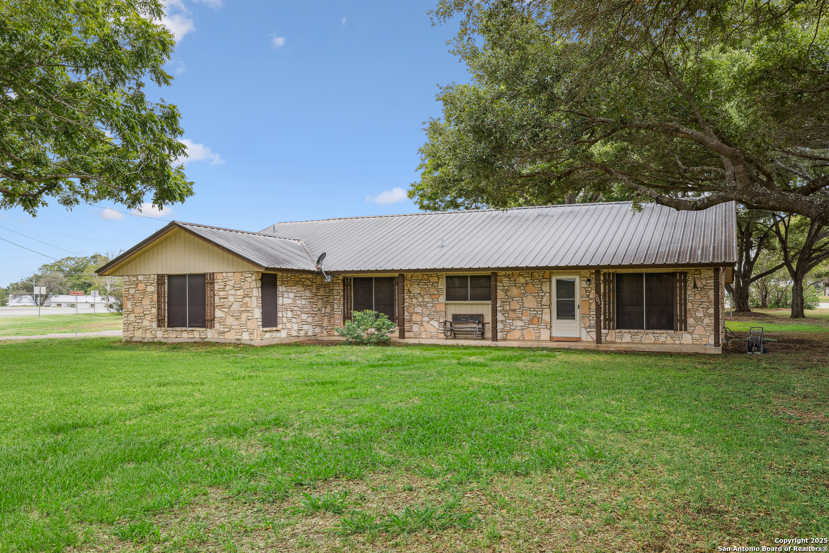 307 US HWY 87 W