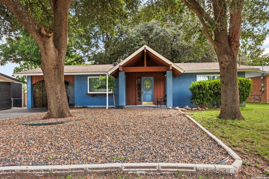 Photo of 447 Lockener, New Braunfels, TX 78130 (MLS # 1991527)