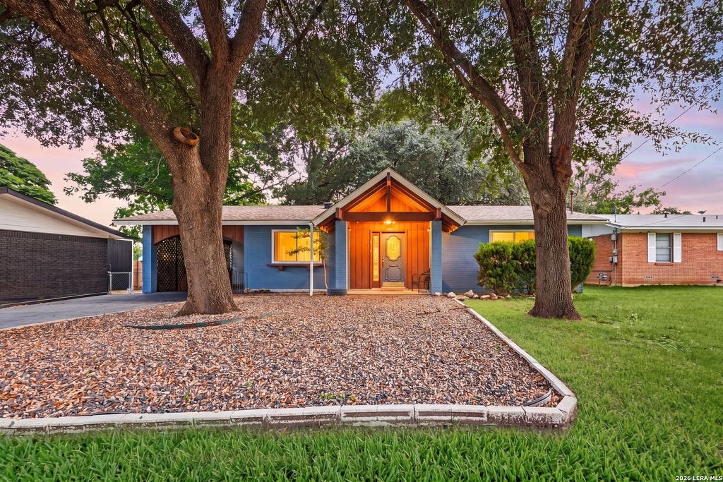 Photo of 447 Lockener, New Braunfels, TX 78130 (MLS # 1991527)