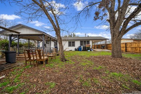 A home in Floresville