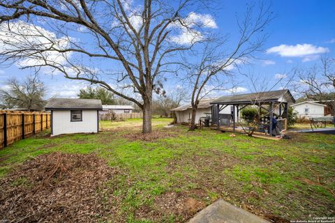 A home in Floresville