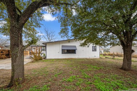 A home in Floresville