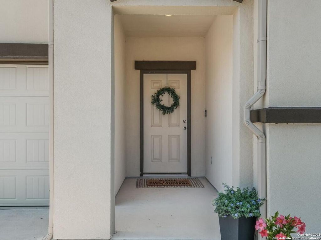 Photo of 3930 Legend Woods, New Braunfels, TX 78130 (MLS # 1917886)