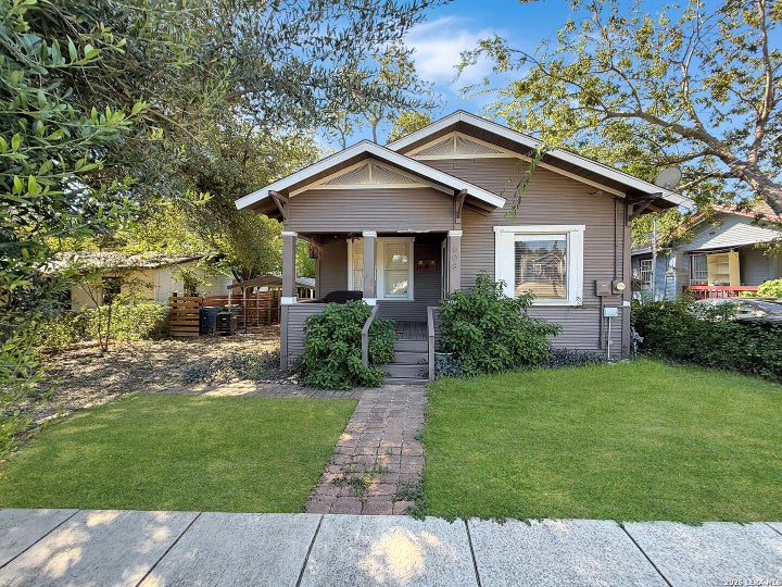 Photo 1 of 21 — 608 E MISTLETOE AVE, San Antonio, TX 78212