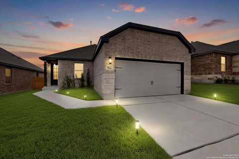 9222 Espadrille Run Converse TX 78109