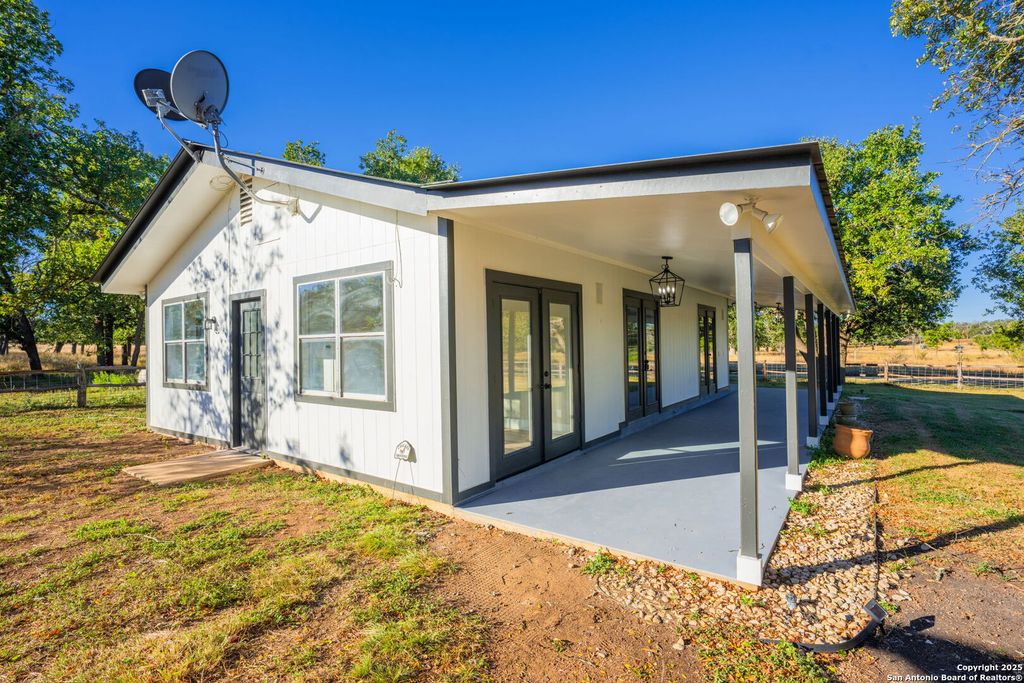 Photo of 28 Ruger Rd, Fredericksburg, TX 78624 (MLS # 1923101)