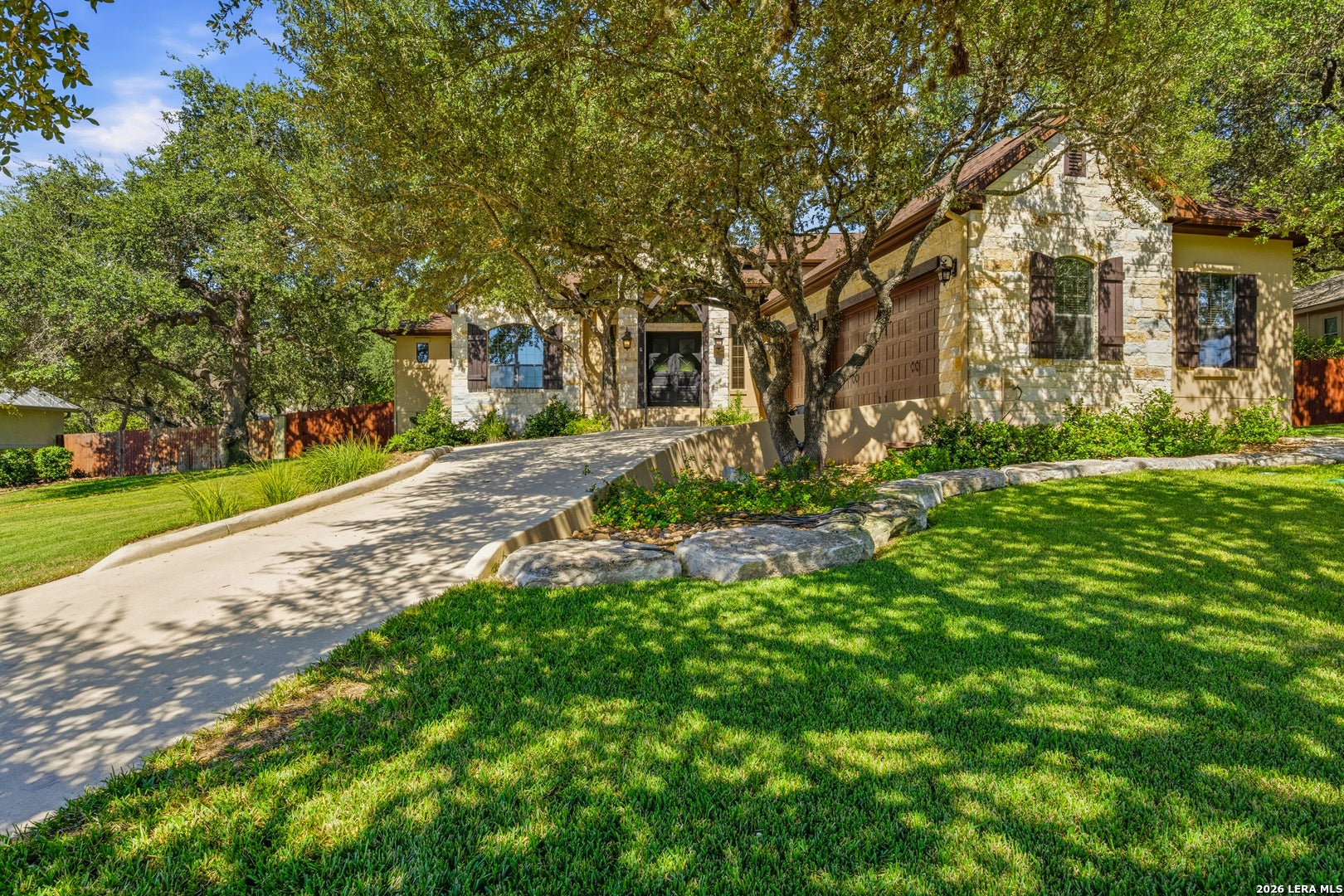 8131 Colonial Woods