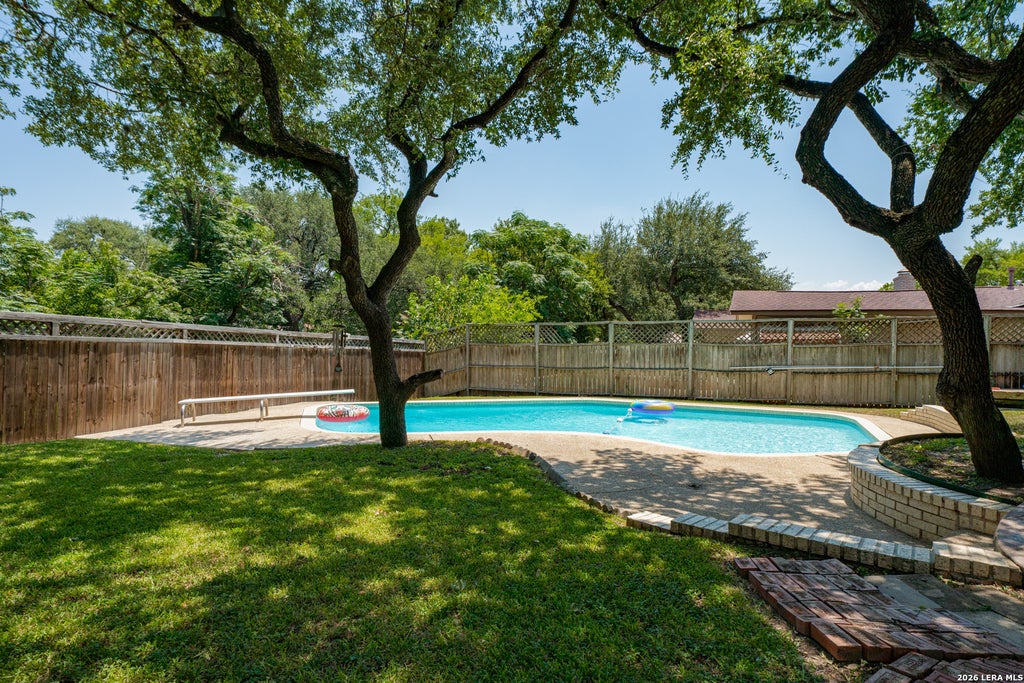 Photo of 606 Cordoba Dr, Universal City, TX 78148 (MLS # 2006154)