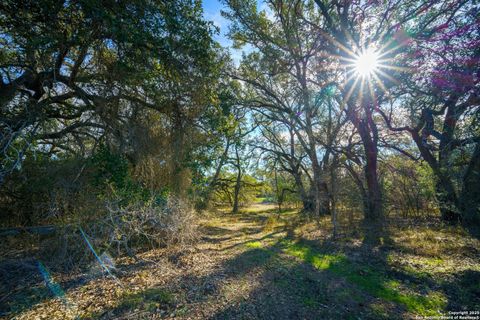 A home in Floresville