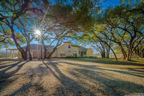 A home in Floresville