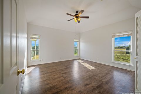 A home in Floresville