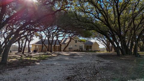 A home in Floresville