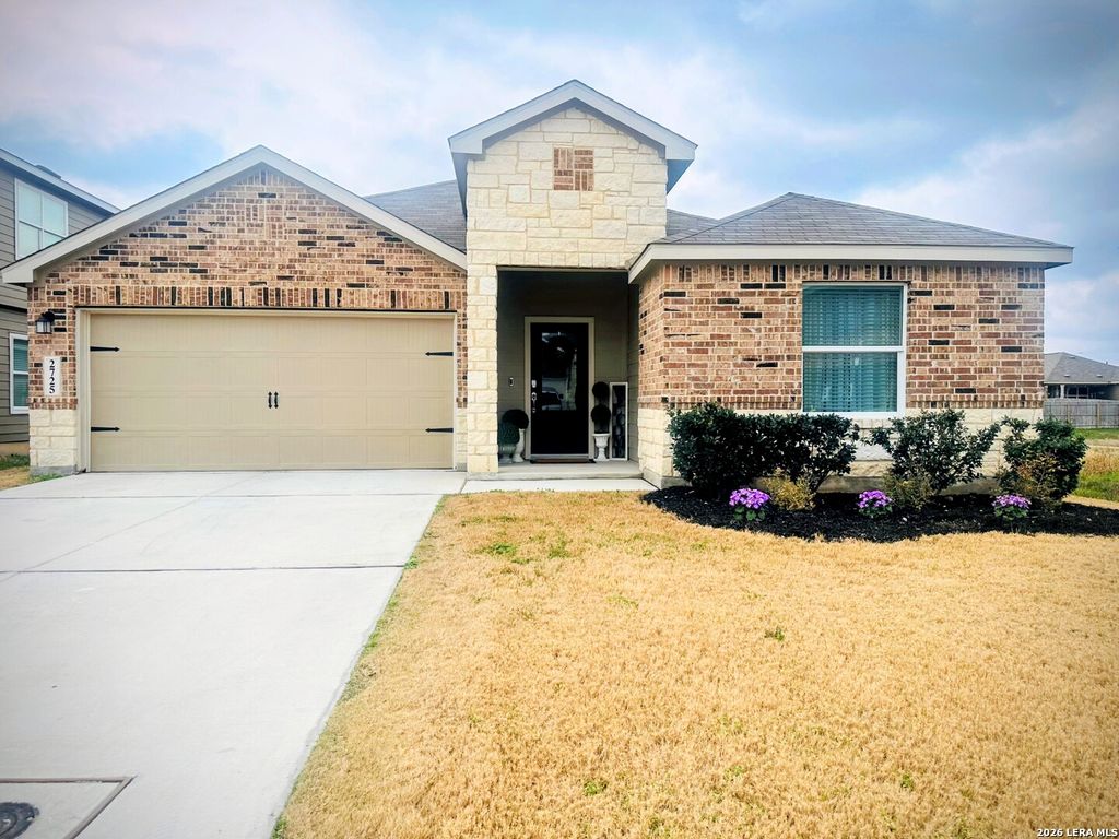 Photo of 2725 San Martin, Seguin, TX 78155 (MLS # 1940870)