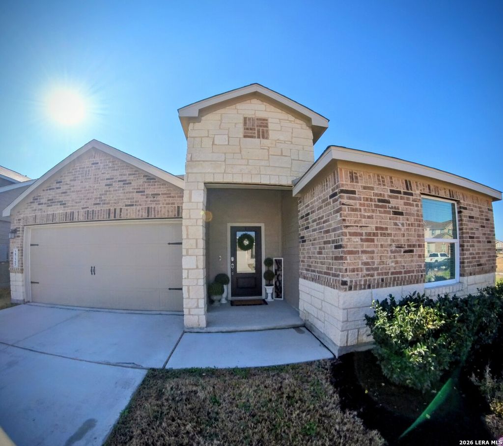 Photo of 2725 San Martin, Seguin, TX 78155 (MLS # 1940870)