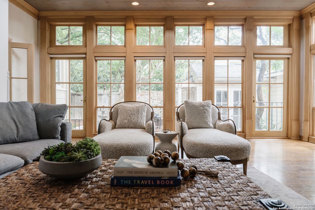 Photo of 140 W Fair Oaks Pl, Alamo Heights, TX 78209 (MLS # 1955446)