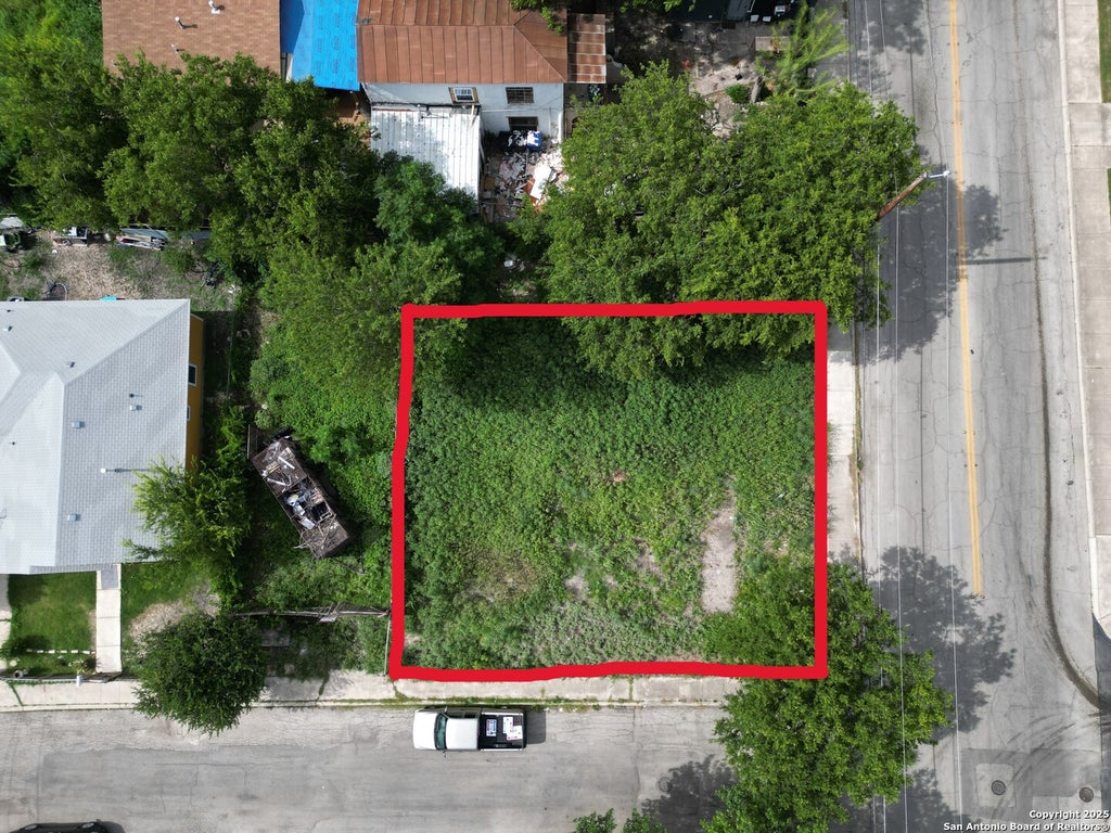Photo of 1211 S Hamilton, San Antonio, TX 78207 (MLS # 1880801)