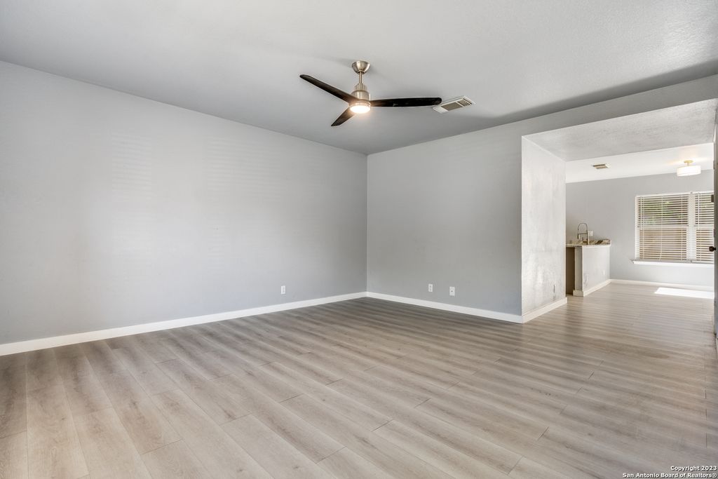 Photo of 22 MCLENNAN OAK, San Antonio, TX 78240 (MLS # 1955997)