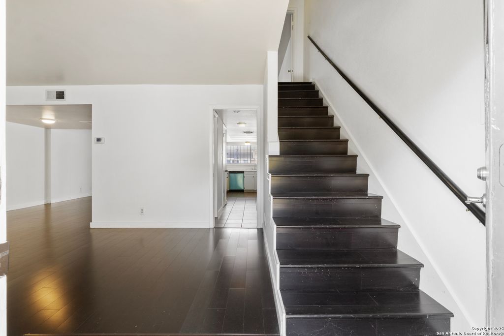 Photo of 6746 CROWN RIDGE, San Antonio, TX 78239 (MLS # 1926113)