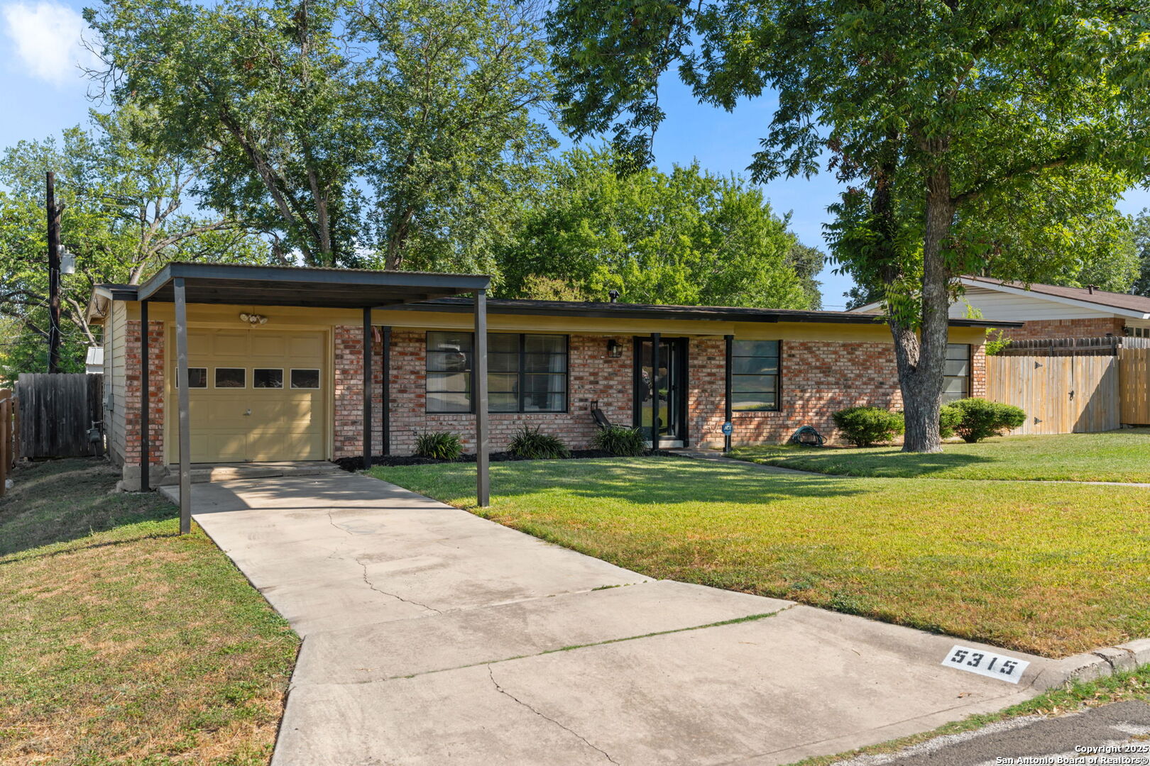 5315 Arrowhead Dr