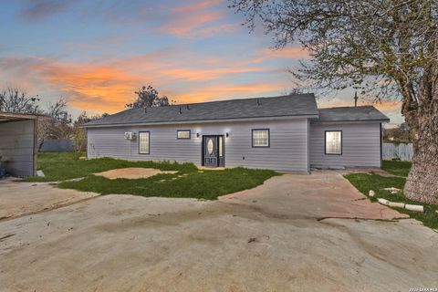 4344 Mountain Pass Von Ormy TX 78073