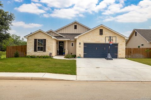 218 Iron Gate Pleasanton TX 78064