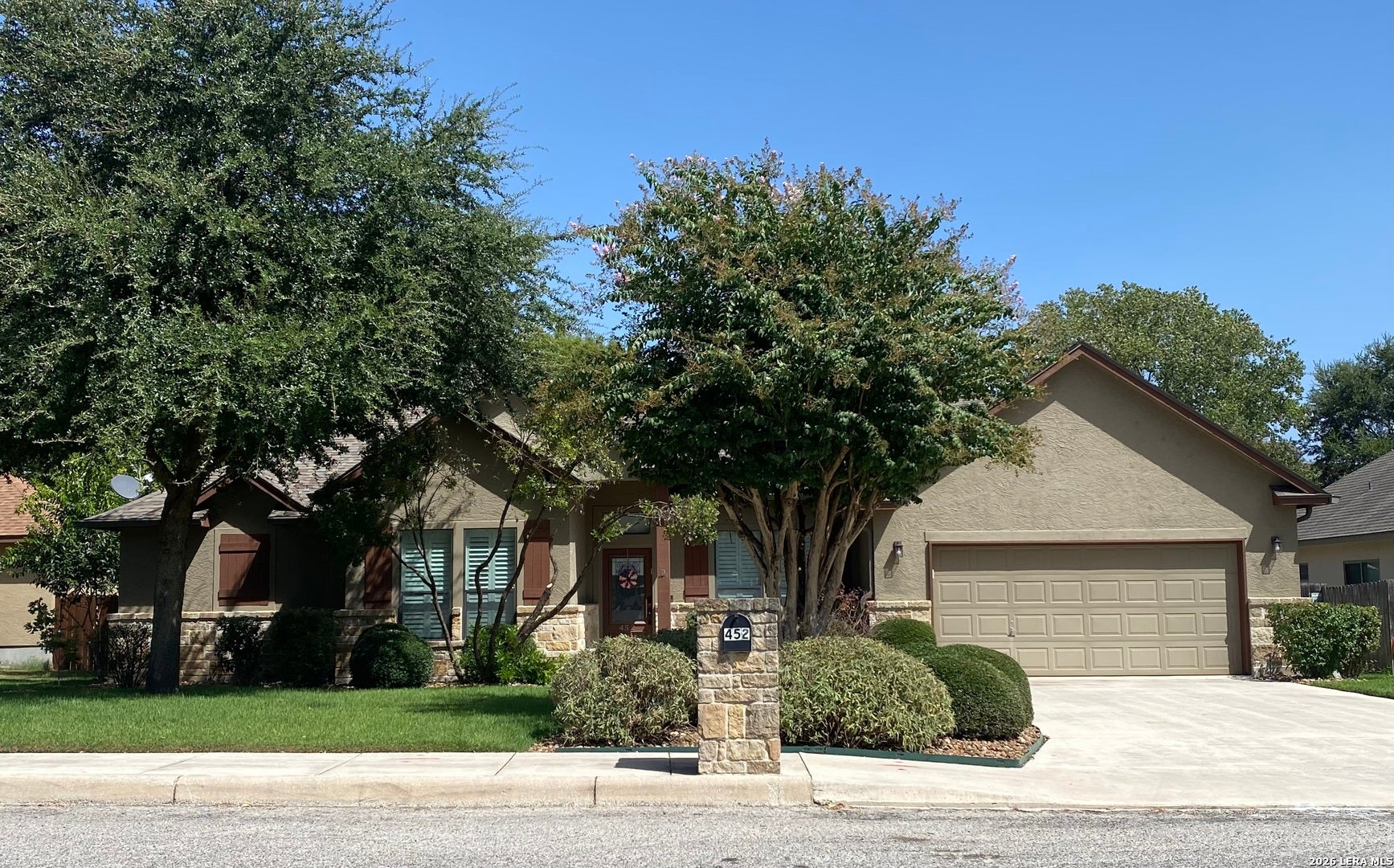 452 English Oaks
