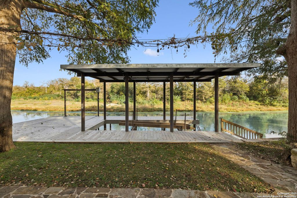 Photo of 110 Wampum Way, Seguin, TX 78155 (MLS # 1924522)