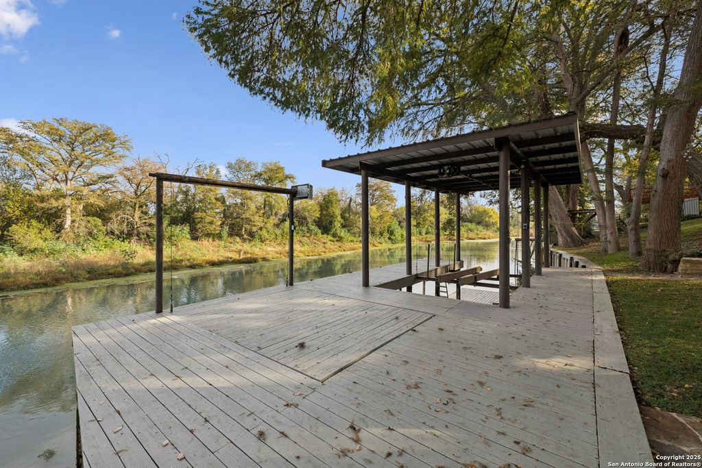 Photo of 110 Wampum Way, Seguin, TX 78155 (MLS # 1924522)