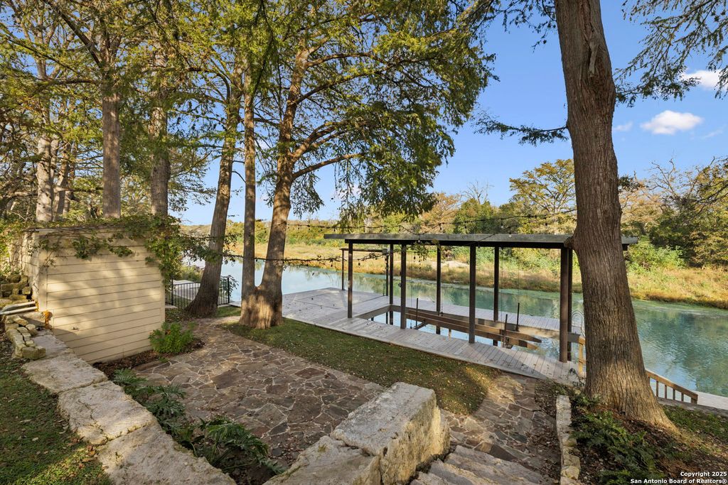 Photo of 110 Wampum Way, Seguin, TX 78155 (MLS # 1924522)