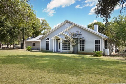 A home in Floresville