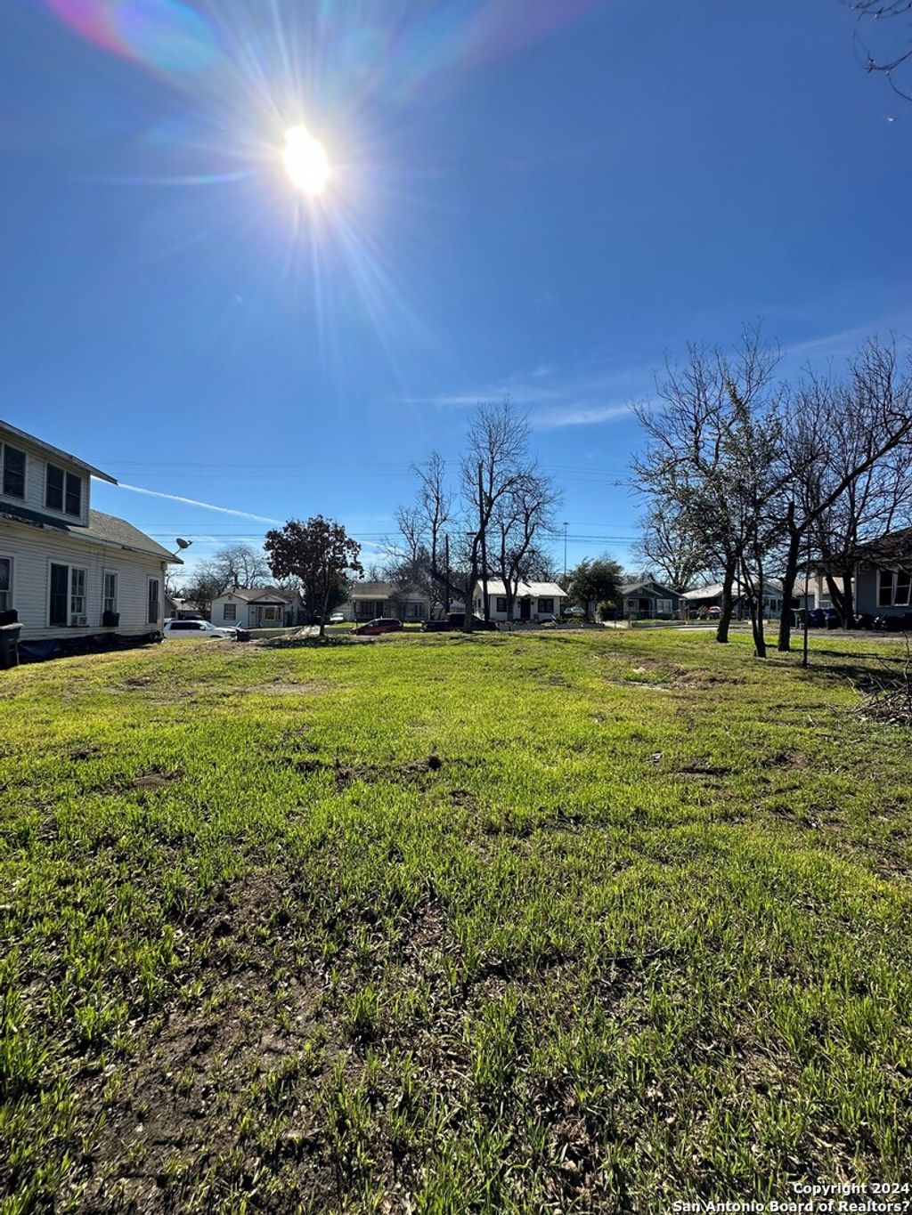 Photo of 419 CASS AVE, San Antonio, TX 78204 (MLS # 1747782)