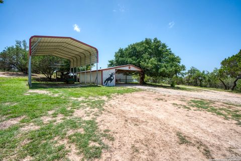 A home in Bandera