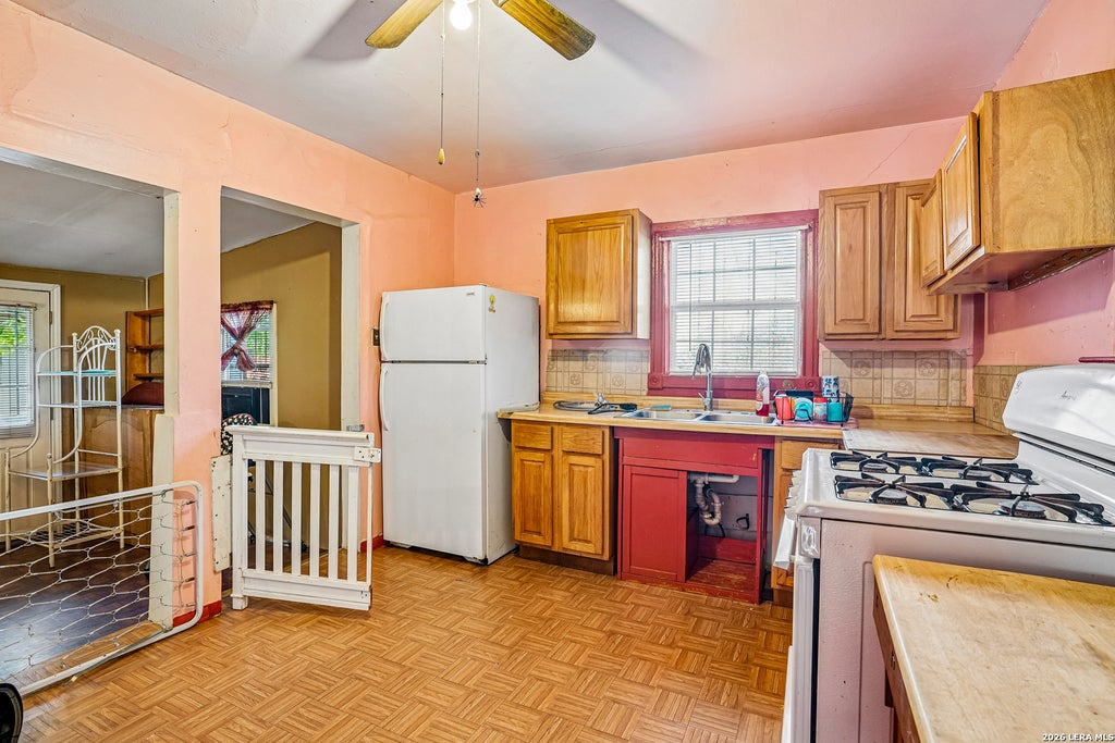 Photo of 1402 Hermine, San Antonio, TX 78201 (MLS # 2017399)