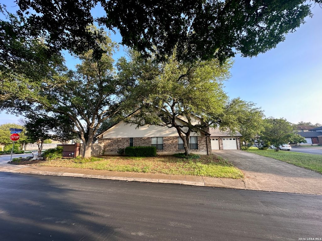 Photo of 1147 SUMMIT CREST, San Antonio, TX 78258 (MLS # 1952636)
