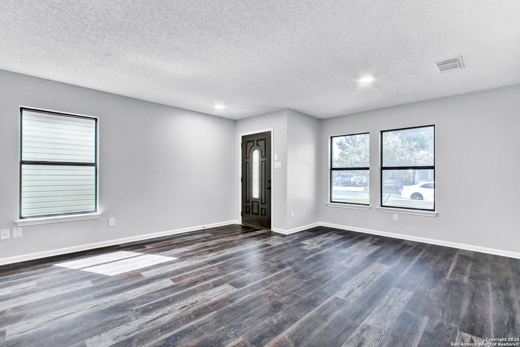 Photo of 9715 Kashmir Dr, San Antonio, TX 78251 (MLS # 2005553)