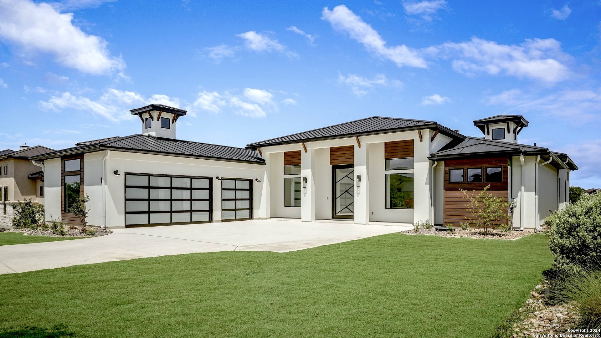 32 Mariposa Pkwy E
