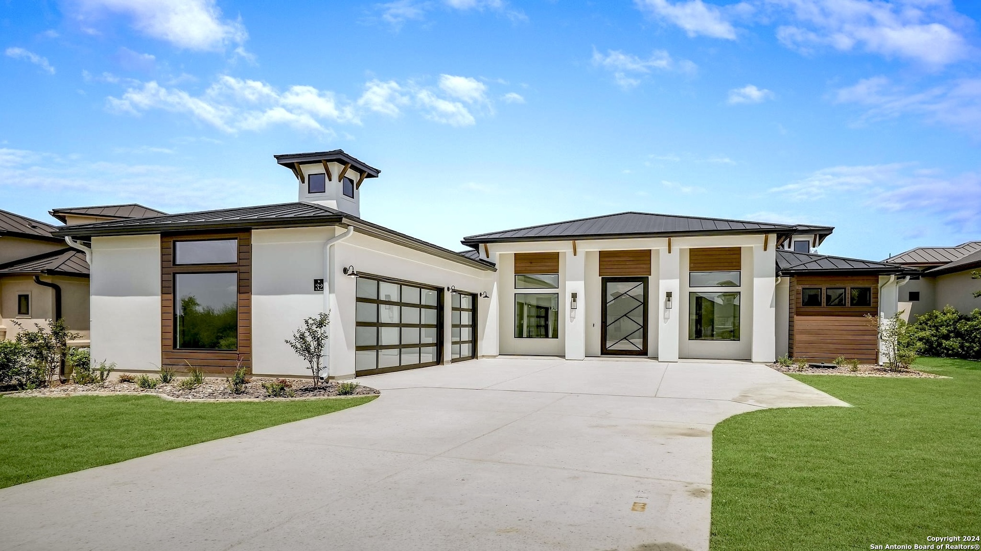 32 Mariposa Pkwy E